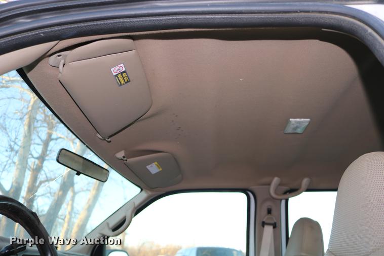 image for item DC3582 2001 Ford F250 Super Duty Crew Cab pickup truck