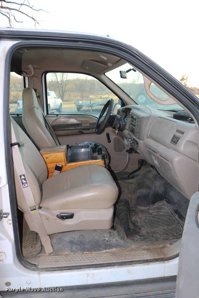 image for item DC3582 2001 Ford F250 Super Duty Crew Cab pickup truck