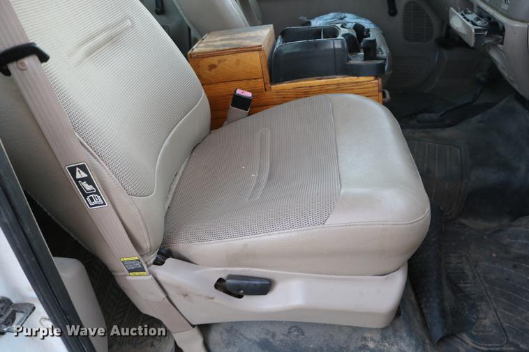 image for item DC3582 2001 Ford F250 Super Duty Crew Cab pickup truck