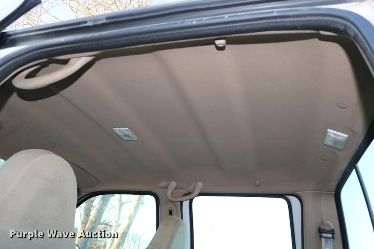 image for item DC3582 2001 Ford F250 Super Duty Crew Cab pickup truck