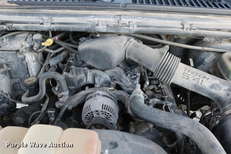 image for item DC3582 2001 Ford F250 Super Duty Crew Cab pickup truck