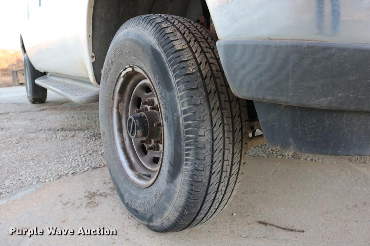 image for item DC3582 2001 Ford F250 Super Duty Crew Cab pickup truck