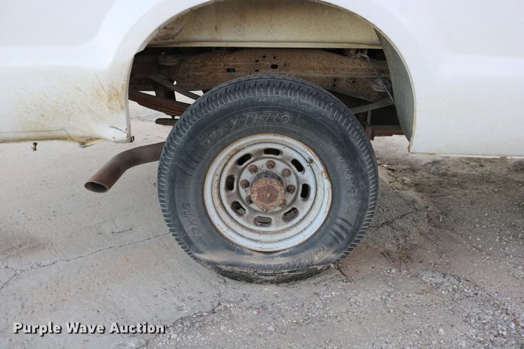 image for item DC3582 2001 Ford F250 Super Duty Crew Cab pickup truck