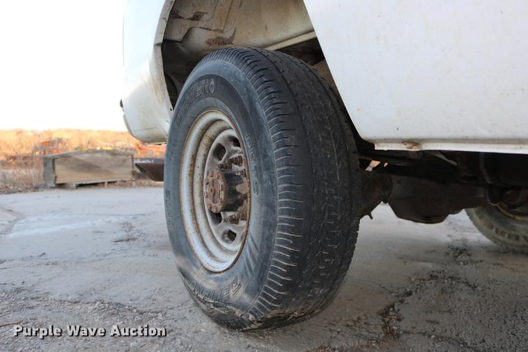 image for item DC3582 2001 Ford F250 Super Duty Crew Cab pickup truck