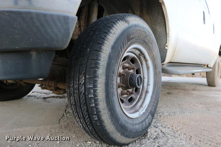 image for item DC3582 2001 Ford F250 Super Duty Crew Cab pickup truck