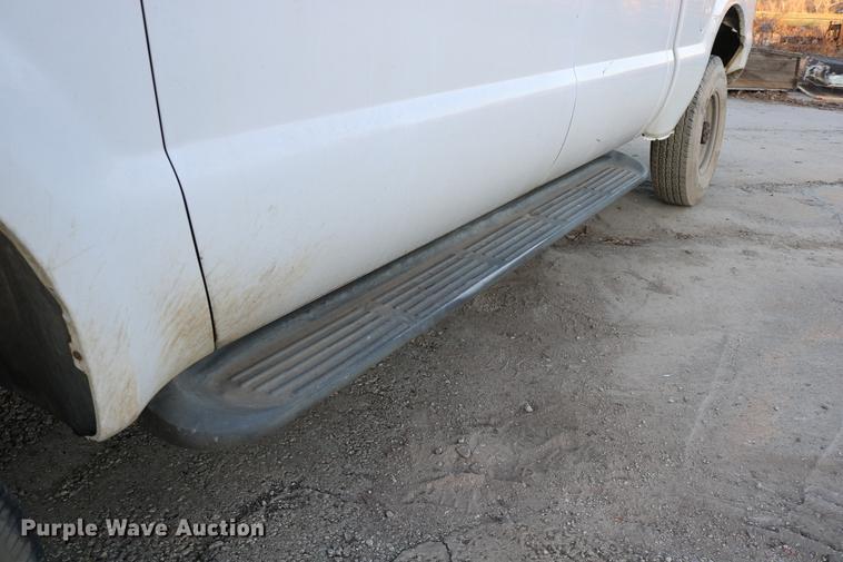 image for item DC3582 2001 Ford F250 Super Duty Crew Cab pickup truck