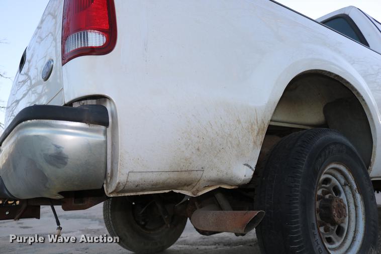 image for item DC3582 2001 Ford F250 Super Duty Crew Cab pickup truck