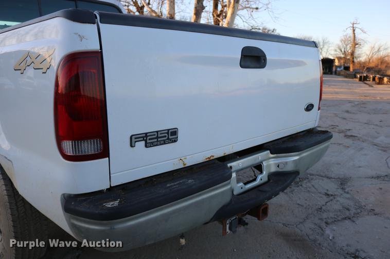 image for item DC3582 2001 Ford F250 Super Duty Crew Cab pickup truck