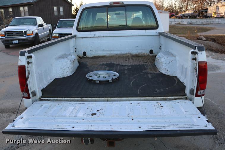 image for item DC3582 2001 Ford F250 Super Duty Crew Cab pickup truck