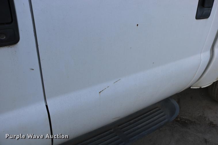 image for item DC3582 2001 Ford F250 Super Duty Crew Cab pickup truck