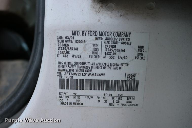 image for item DC3582 2001 Ford F250 Super Duty Crew Cab pickup truck