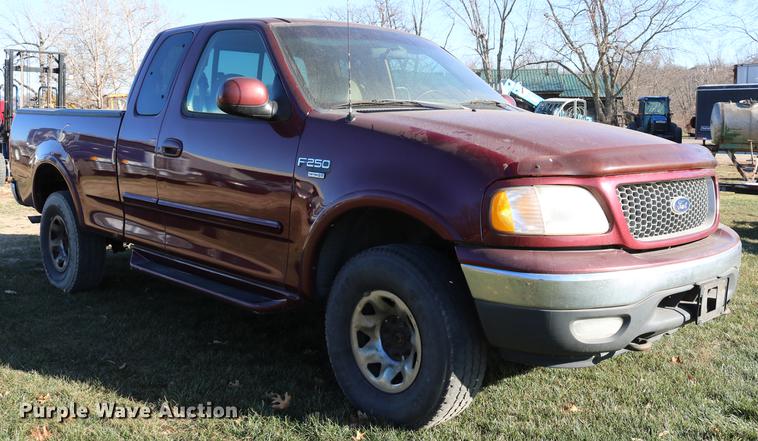 image for item DC3583 1999 Ford F250 SuperCab pickup truck