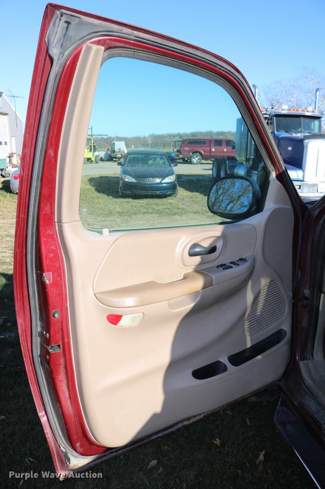 image for item DC3583 1999 Ford F250 SuperCab pickup truck