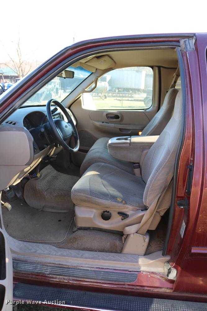 image for item DC3583 1999 Ford F250 SuperCab pickup truck