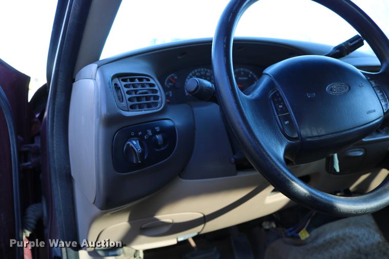 image for item DC3583 1999 Ford F250 SuperCab pickup truck