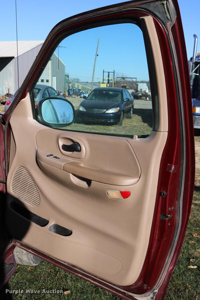 image for item DC3583 1999 Ford F250 SuperCab pickup truck