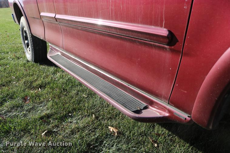 image for item DC3583 1999 Ford F250 SuperCab pickup truck