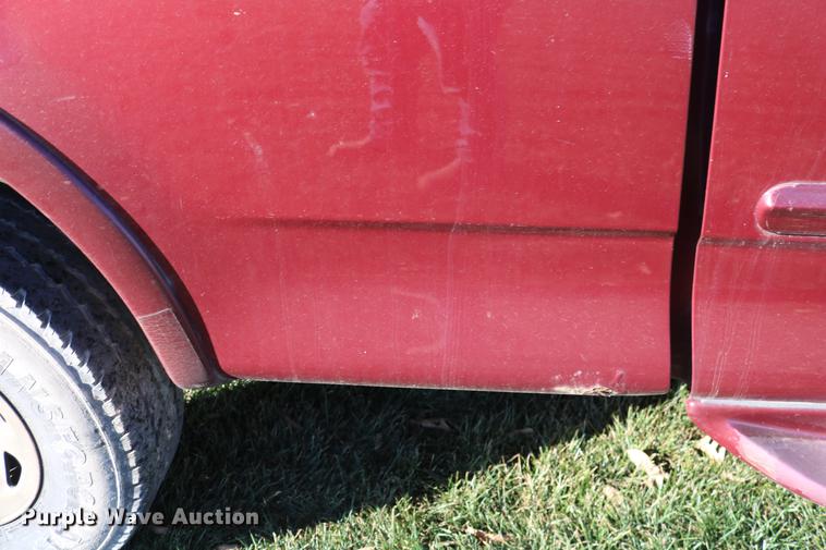 image for item DC3583 1999 Ford F250 SuperCab pickup truck