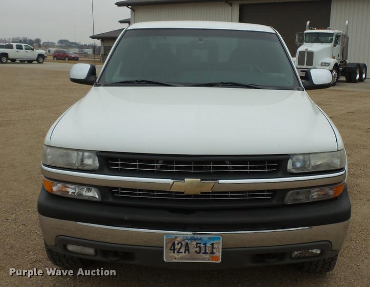 image for item DC4745 2000 Chevrolet Silverado K2500 Ext. Cab pickup truck