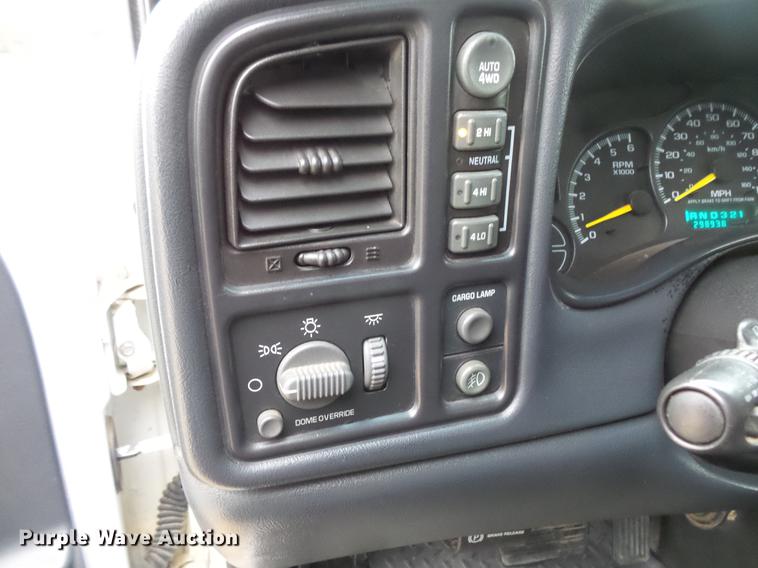 image for item DC4745 2000 Chevrolet Silverado K2500 Ext. Cab pickup truck