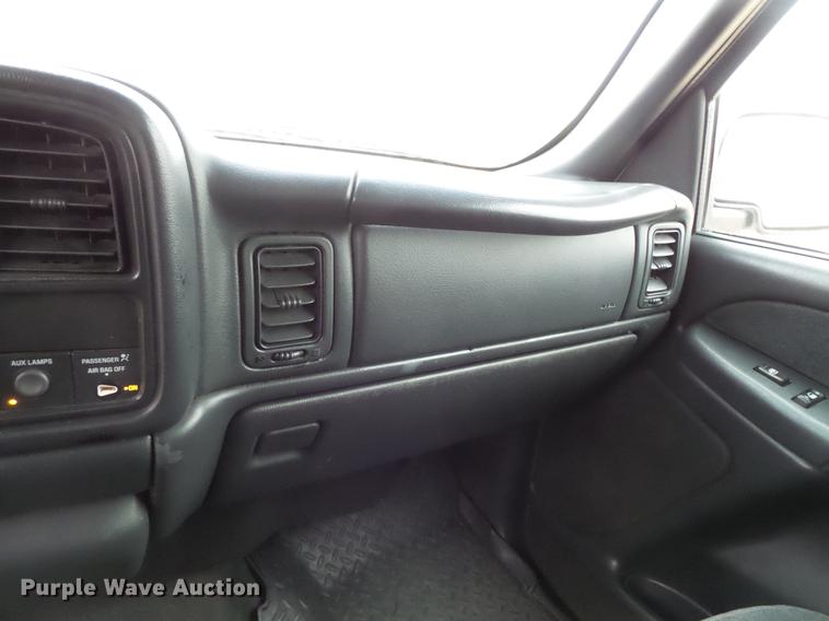 image for item DC4745 2000 Chevrolet Silverado K2500 Ext. Cab pickup truck