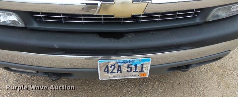 image for item DC4745 2000 Chevrolet Silverado K2500 Ext. Cab pickup truck