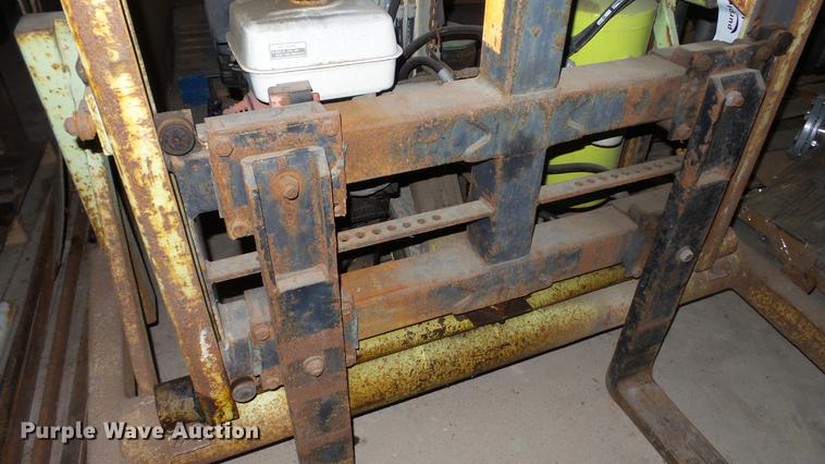 image for item DC5735 (2) Donkey B11 forklifts