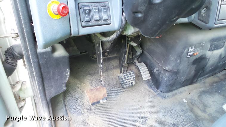 image for item DC5737 2005 International 4400 box truck