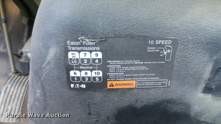 image for item DC5737 2005 International 4400 box truck