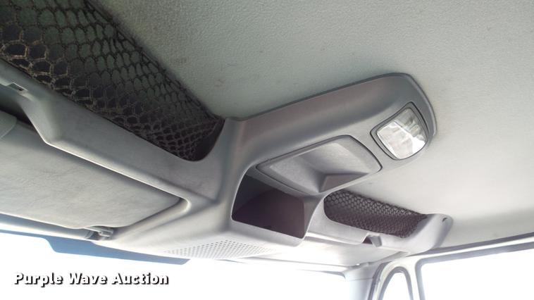 image for item DC5737 2005 International 4400 box truck