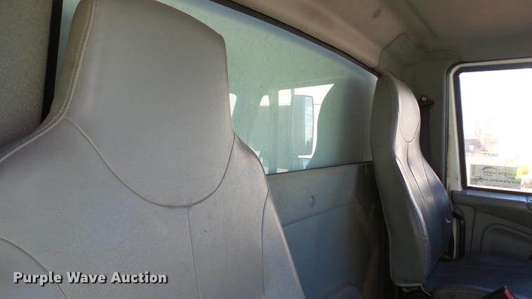 image for item DC5737 2005 International 4400 box truck