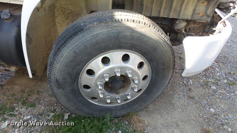 image for item DC5737 2005 International 4400 box truck