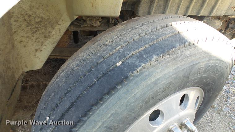 image for item DC5737 2005 International 4400 box truck