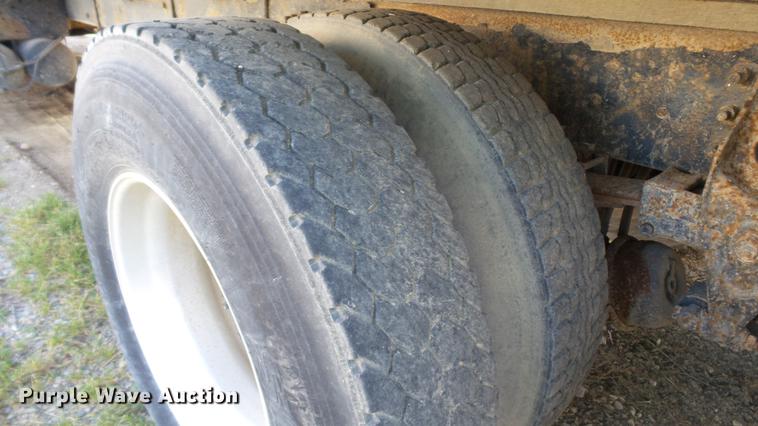 image for item DC5737 2005 International 4400 box truck