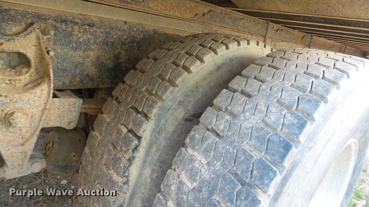 image for item DC5737 2005 International 4400 box truck