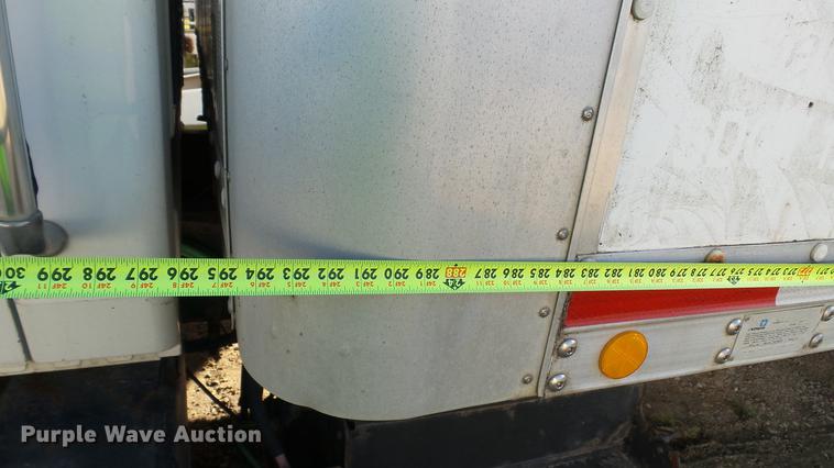 image for item DC5737 2005 International 4400 box truck