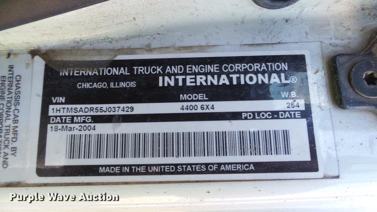 image for item DC5737 2005 International 4400 box truck