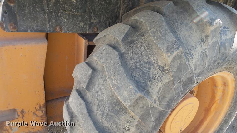 image for item DC5738 Case 570L XT industrial loader