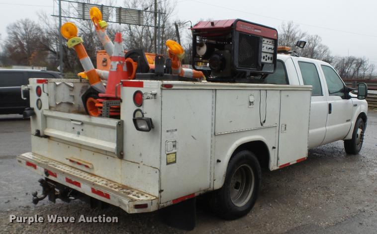 image for item DC5739 2007 Ford F350 Super Duty Crew Cab utility bed pickup truck