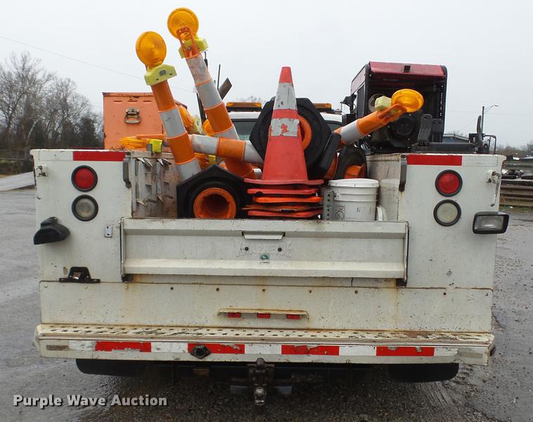 image for item DC5739 2007 Ford F350 Super Duty Crew Cab utility bed pickup truck