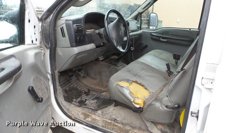 image for item DC5739 2007 Ford F350 Super Duty Crew Cab utility bed pickup truck