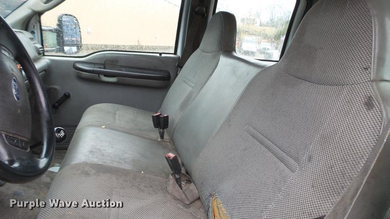 image for item DC5739 2007 Ford F350 Super Duty Crew Cab utility bed pickup truck