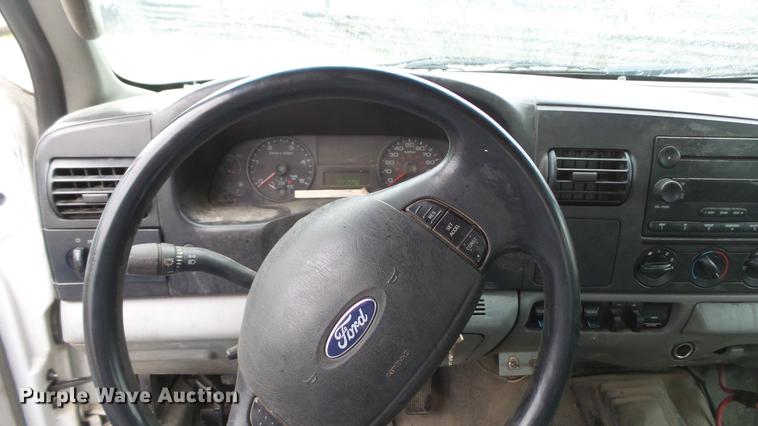 image for item DC5739 2007 Ford F350 Super Duty Crew Cab utility bed pickup truck