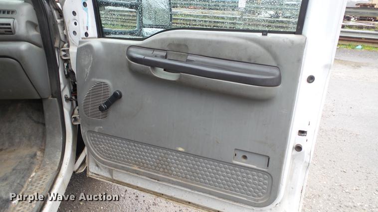 image for item DC5739 2007 Ford F350 Super Duty Crew Cab utility bed pickup truck