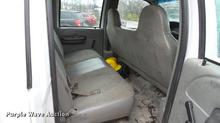 image for item DC5739 2007 Ford F350 Super Duty Crew Cab utility bed pickup truck