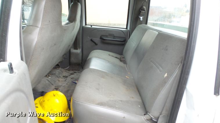 image for item DC5739 2007 Ford F350 Super Duty Crew Cab utility bed pickup truck