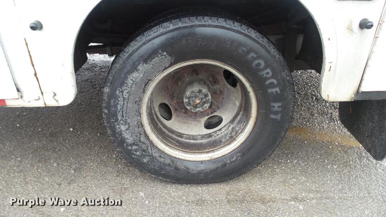 image for item DC5739 2007 Ford F350 Super Duty Crew Cab utility bed pickup truck