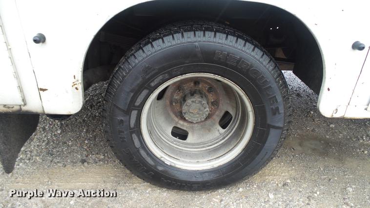 image for item DC5739 2007 Ford F350 Super Duty Crew Cab utility bed pickup truck