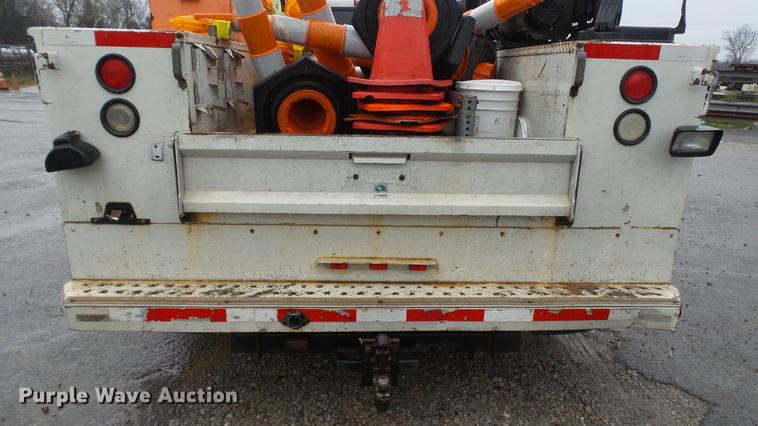 image for item DC5739 2007 Ford F350 Super Duty Crew Cab utility bed pickup truck