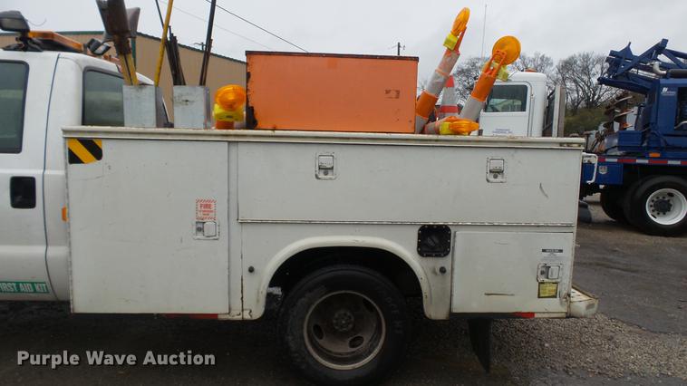 image for item DC5739 2007 Ford F350 Super Duty Crew Cab utility bed pickup truck